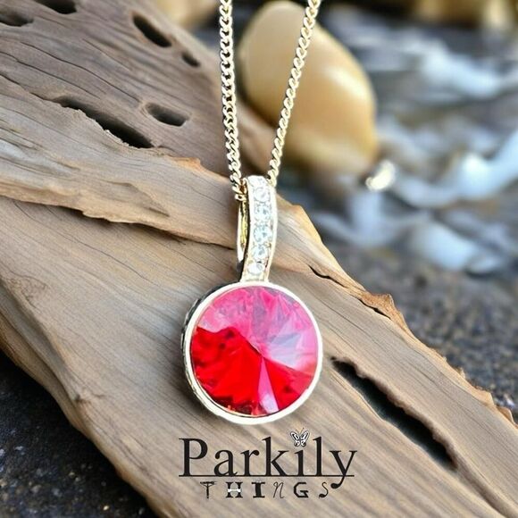 A necklace with Swarovski crystal and chain handcrafted - Picture 1 of 4